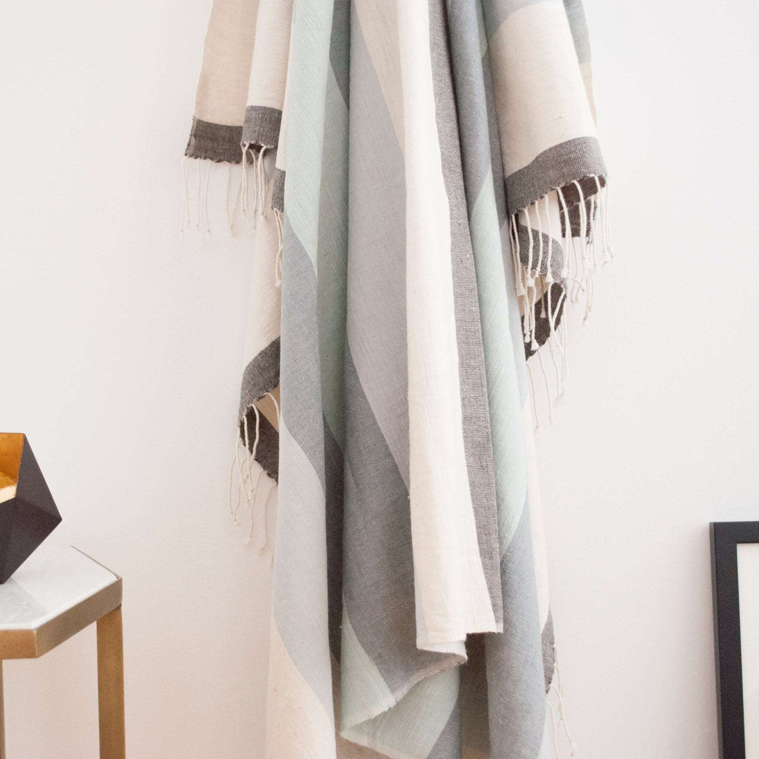 Afar Throw - Mist