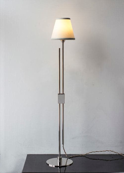 SERIES 04 FLOOR LAMP